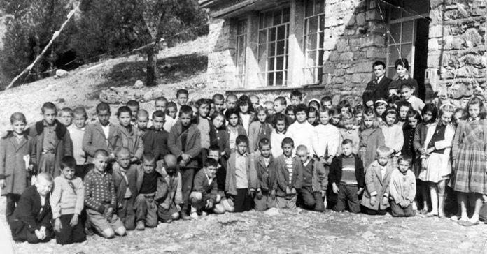 720 μαθητές στα Δημοτικά Σχολεία το 1998! 05dhmotiko sxolio dhmhtras1965