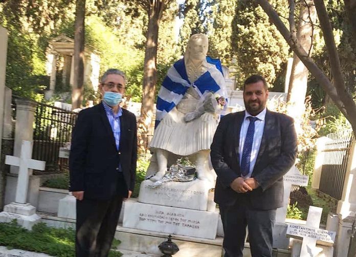 Κατάθεση στεφάνου από Παγγορτυνιακή Ένωση στον τάφο του Θ.Κολοκτρώνη