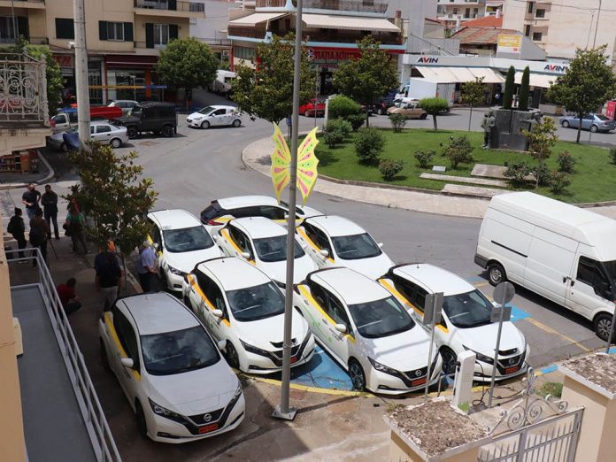 Νέα παράδοση ηλεκτροκίνητων οχημάτων στις Π.Ε. από την Περιφέρεια Πελοποννήσου