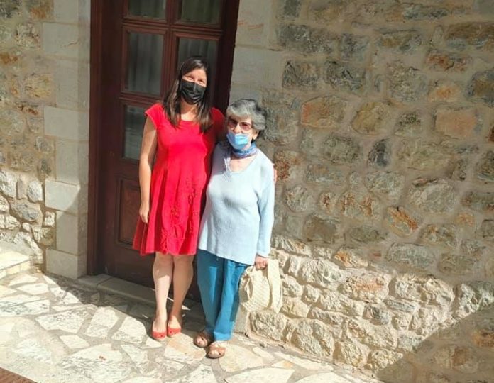 Δωρεά οικοπέδου στον πολιτιστικό Σύλλογο «Κοινόν Καρυτινών» (φωτό)