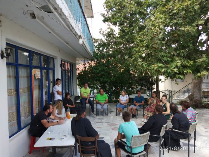 Μοναχοί της Ι.Μονής Αγ. Παρασκευής Βάχλιας επισκέφτηκαν πυρόπληκτα χωριά (φωτό)