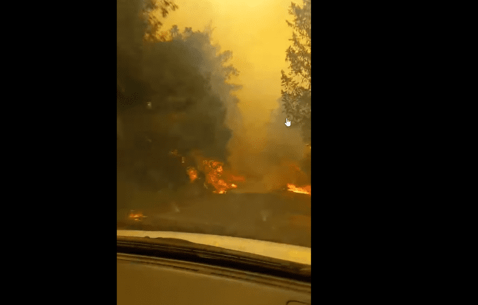 Βίντεο που κόβει την ανάσα – Κάτοικος περνά μέσα από φλόγες με το Ι.Χ.