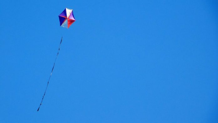 sky-kite-blue-azure-sport-kite-kite-sports-1593474-pxhere.com_-scaled-e1709728042930