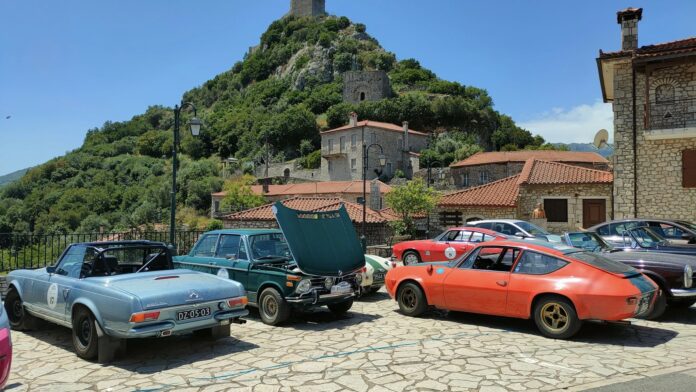 Το διεθνές ράλλυ ιστορικών αυτοκινήτων πέρασε από την Καρύταινα (ph)