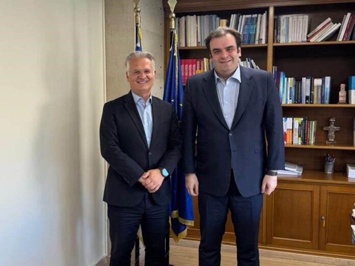 Η αξιοποίηση δημόσιας περιουσίας και αναπτυξιακά έργα στο επίκεντρο της συνάντησης του Περιφερειάρχη Πελοποννήσου με τον Υπουργό Εθνικής Οικονομίας και Οικονομικών