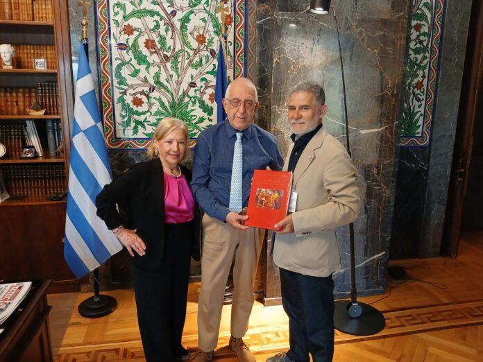 Με τον Πρόεδρο της Βουλής Νικήτα Κακλαμάνη συναντήθηκε αντιπροσωπεία της Παναρκαδικής Ομοσπονδίας