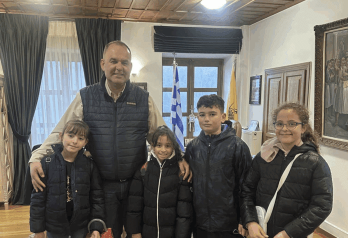 Μελωδικές ευχές, κάλαντα και χαμόγελα στο Δημαρχείο Γορτυνίας!