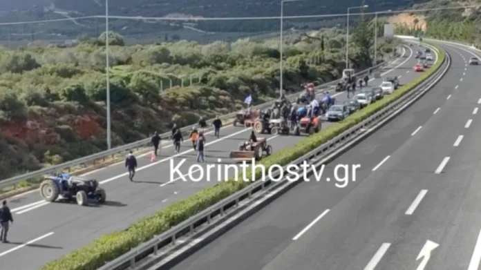 Οι αγρότες έκλεισαν την Εθνική οδό Κορίνθου – Τριπόλεως: Ταλαιπωρία για τους ταξιδιώτες