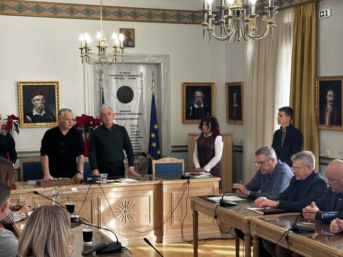 Συνεδρίαση της Περιφερειακής Επιτροπής Πελοποννήσου – Απολογισμός και κοπή πρωτοχρονιάτικης πίτας