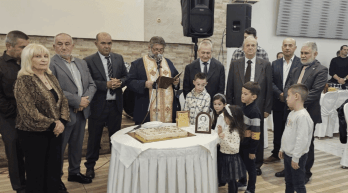 Μεγάλη επιτυχία σημειώθηκε στην κοινή κοπή της πίτας των Συλλόγων Περδικονεριτών, Σπαθαριωτών και Φτεριωτών