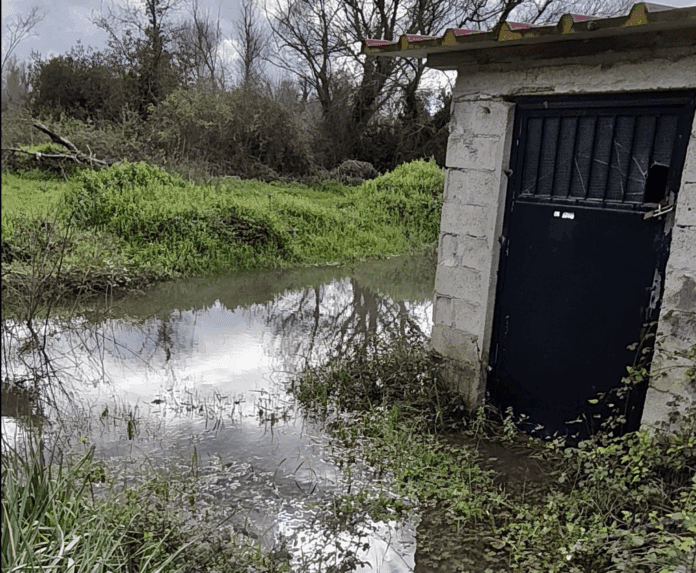 Θολό το νερό στο Πυρρί Γορτυνίας